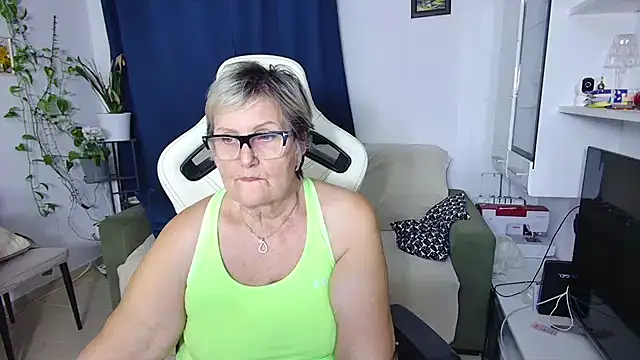 Selenna57 live sex cam