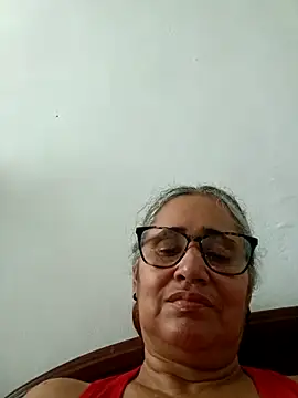 Webcam Model (_candi)  is live.Free join now!