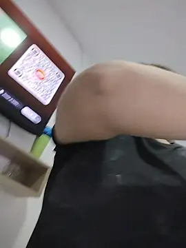 PrettySquirt-PibeV webcam