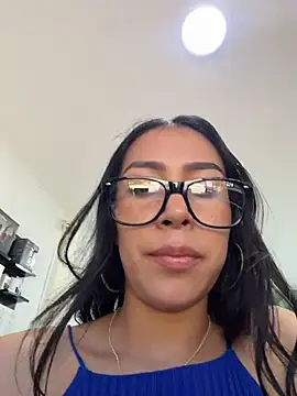 Webcam Model (pregnant_sofii18)  is live.Free join now!
