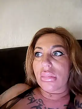 miamooly - MiaMooly's free webcam - UK Sex Cams