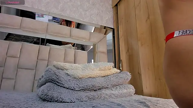 VIOLETWILLIANS webcam