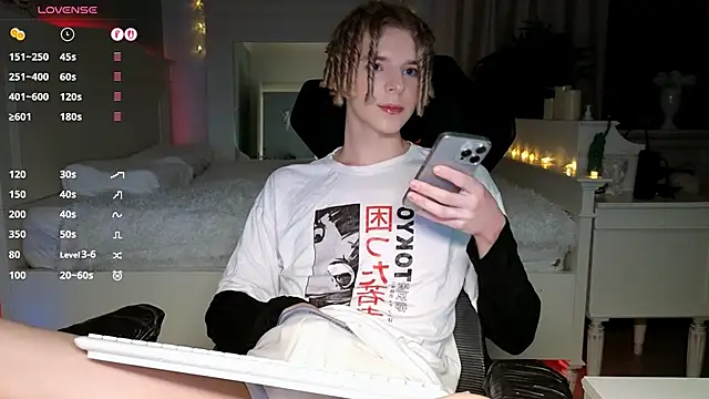 Kudi_Minnt live sex cam