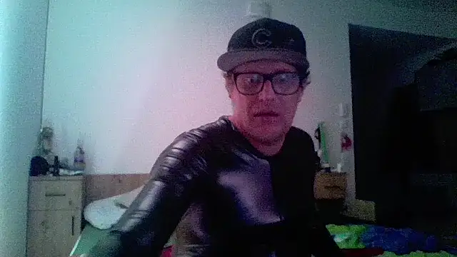 Bigthroaterboy webcam