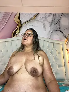 Lucy_Milf_474 webcam