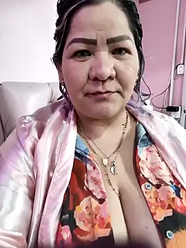 Dalessa_Bigtits webcam