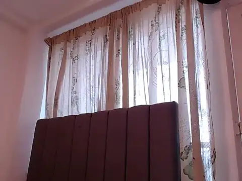 saara_johnson496 webcam