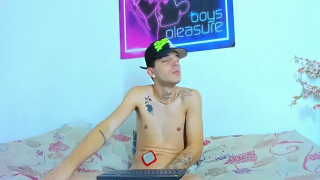 Pleasure_boys_hot webcam
