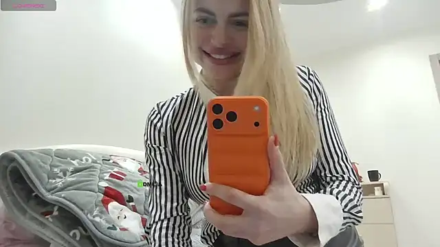 ShamlesssAdell webcam