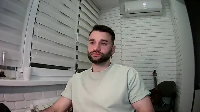 daddyslava - DaddySlava's free webcam - UK Sex Cams