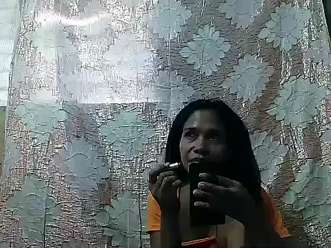 PinaySkinnyGirl webcam