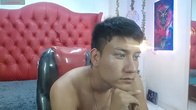 dominantboy4 - DominantBoy4's free webcam