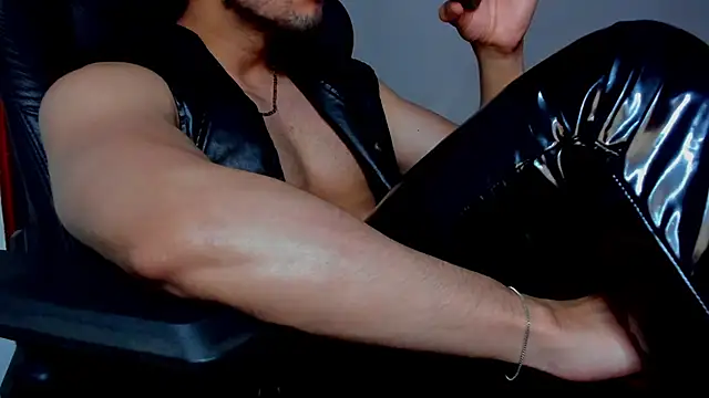 tommy_bred - Tommy_Bred's free webcam - UK Sex Cams