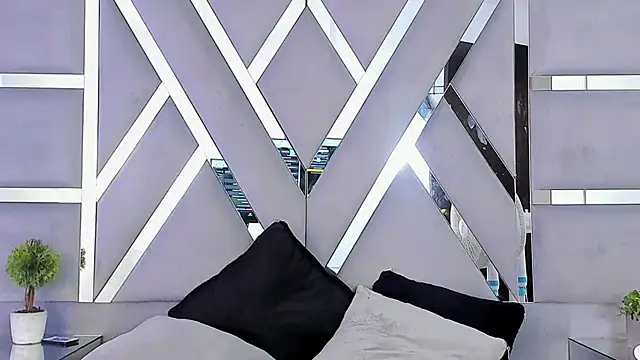 MonzerratBoyer webcam