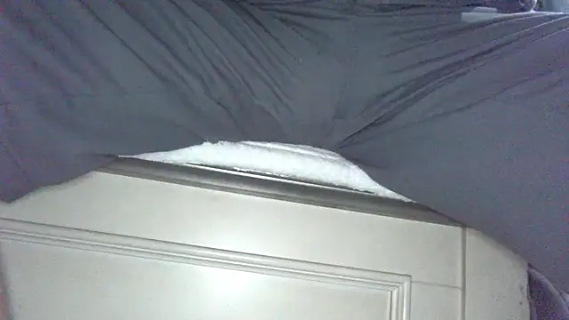 golden1_jerk - Golden1_Jerk's free webcam - UK Sex Cams