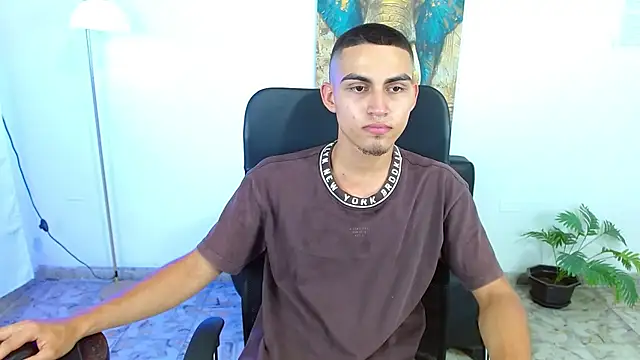 lucass_18 - Lucass_18's free webcam - UK Sex Cams