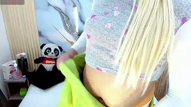 natashaislerxxx webcam