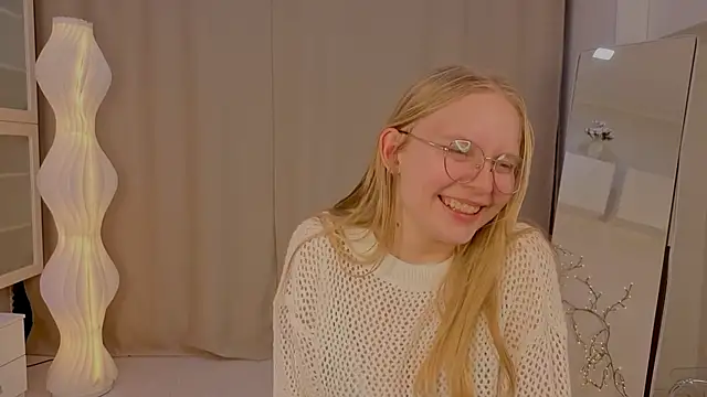 alicacohill (F teen) - I’ll squeeze my breasts with my hands un