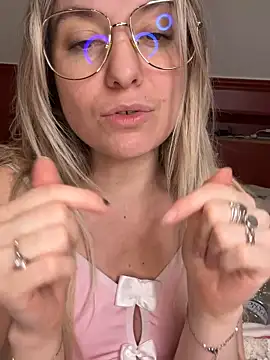 carlaaa - blonde petite live cam model from fr