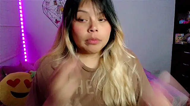 elliemoonx - EllieMoonX's free webcam - UK Sex Cams