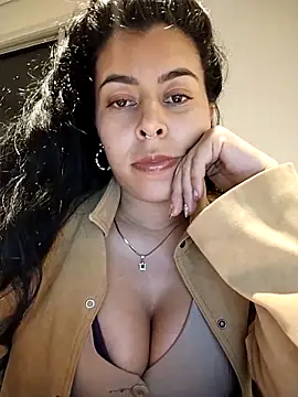 luianna - Luianna's free webcam - UK Sex Cams