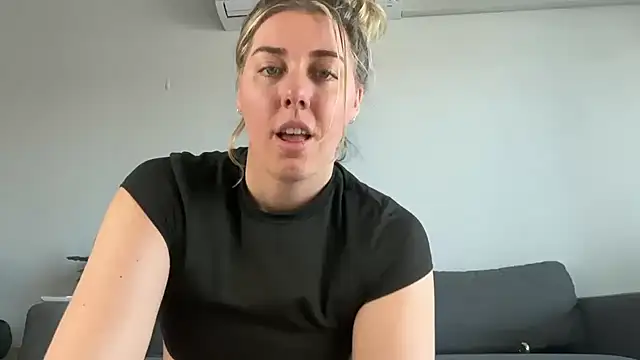 aussielulu - Aussielulu's free webcam - UK Sex Cams