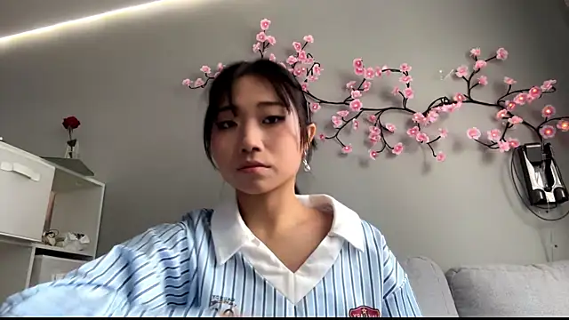 sweetmiaxo - SweetMiaXO's free webcam - UK Sex Cams