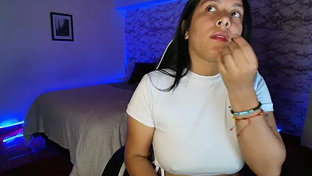 Camila_IRoose webcam