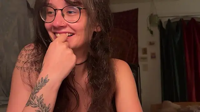 nyxo_ Stripchat cam model