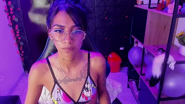 KarlaSlutSkinny__ webcam