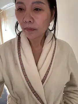 xiiuuff18 Stripchat cam model