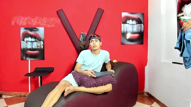 VERY_HOT_GUYS webcam