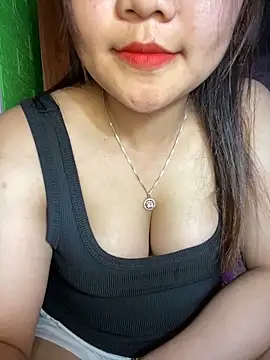 Webcam Model (Sunset-yll)  is live.Free join now!