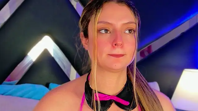 Giigii_Hadid_ webcam