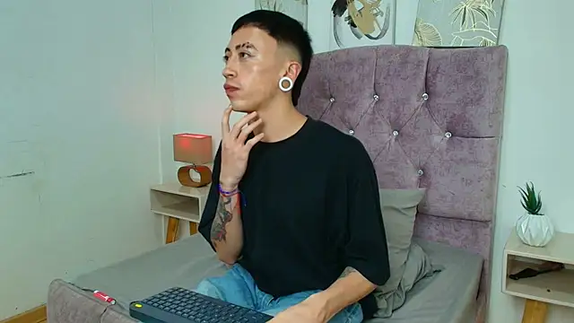 yoshua_smith - Yoshua_Smith's free webcam - UK Sex Cams