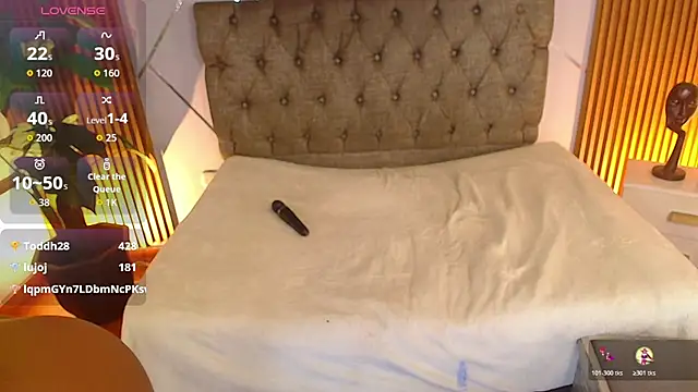 charlottee_white webcam