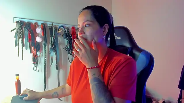 scarlet-kennedy98 - Scarlet-kennedy98's free webcam - UK Sex Cams