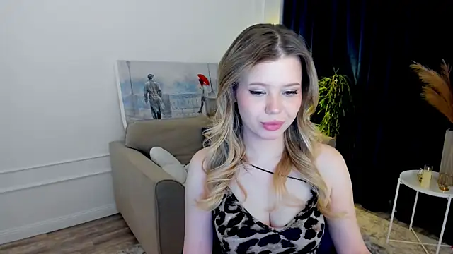 followlovee - FollowLovee's free webcam - UK Sex Cams