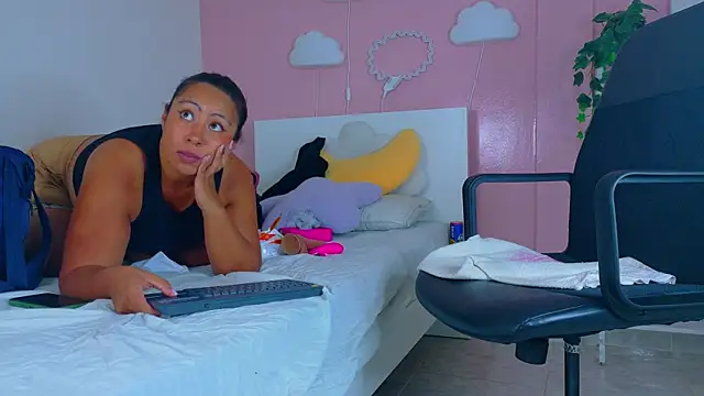 SeleneGibson__ webcam