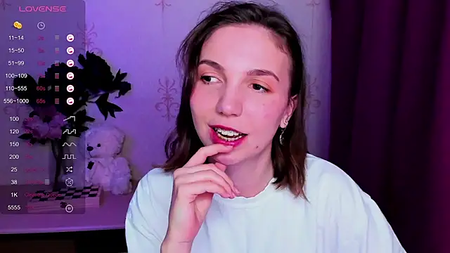 KindHazelHere_ webcam