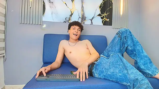 gomezz_07 - GOMEZZ_07's free webcam - UK Sex Cams