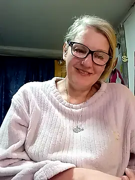 irinamaux - Irinamaux's free webcam - UK Sex Cams