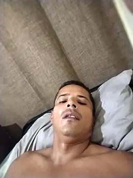 gracho_25 - Gracho_25's free webcam - UK Sex Cams