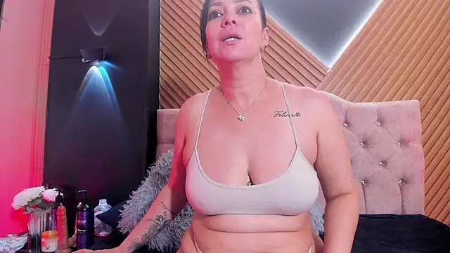 FelinaJohnson webcam