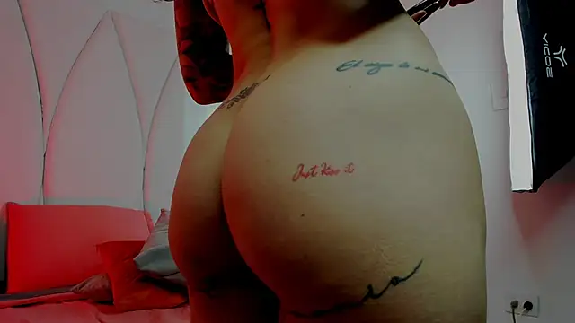 Mia_Reyesjs webcam