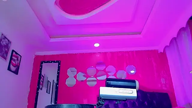 TiffanyMackensyy webcam