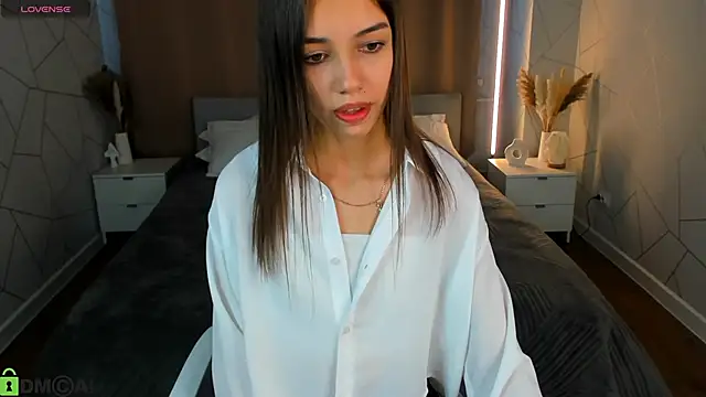 tiffany-grace - Tiffany-Grace's free webcam - UK Sex Cams