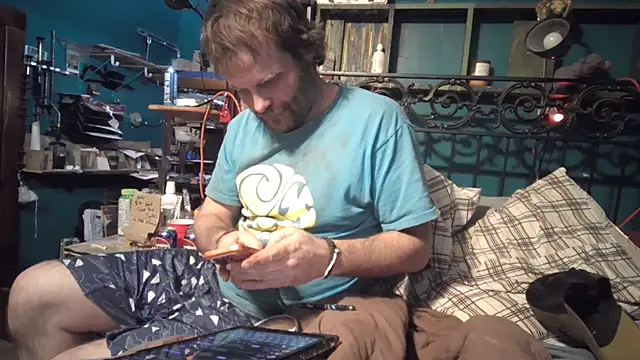 charactrzero (Ask my age) - get naked stay naked