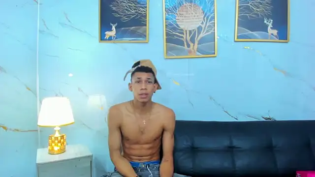 Little_nicoll webcam