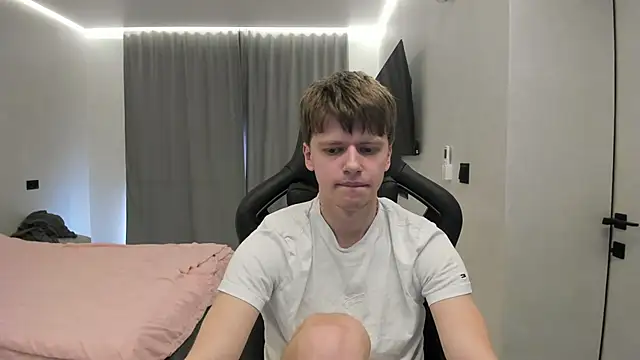 bonekoambalabu (M young) - show my dick